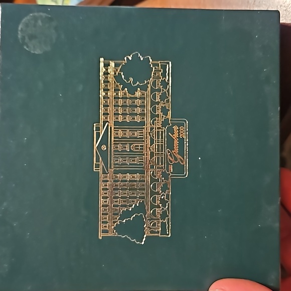 Greenbrier Christmas ornament - Picture 3 of 3